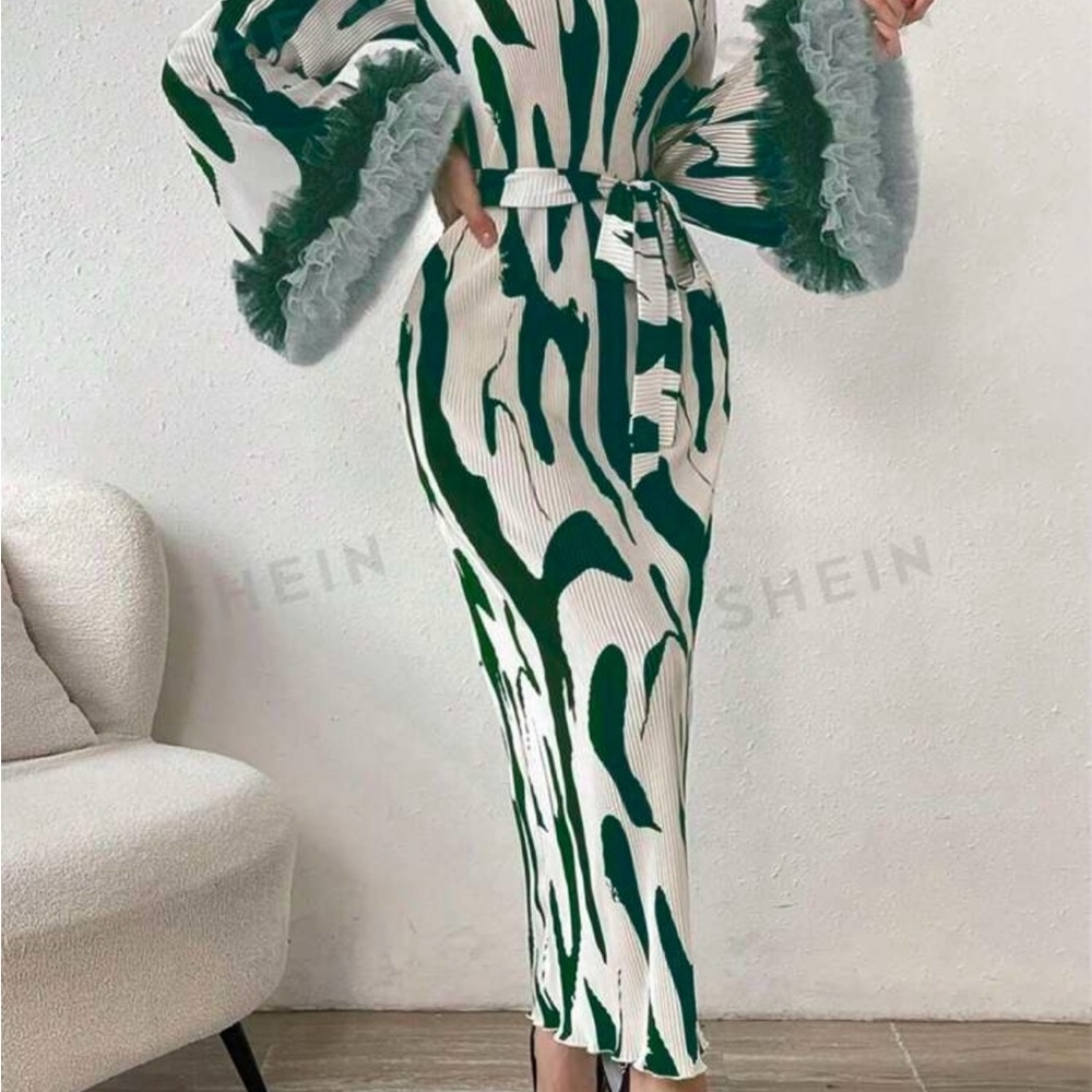 SHEIN Green and White Abstract Maxi Dress